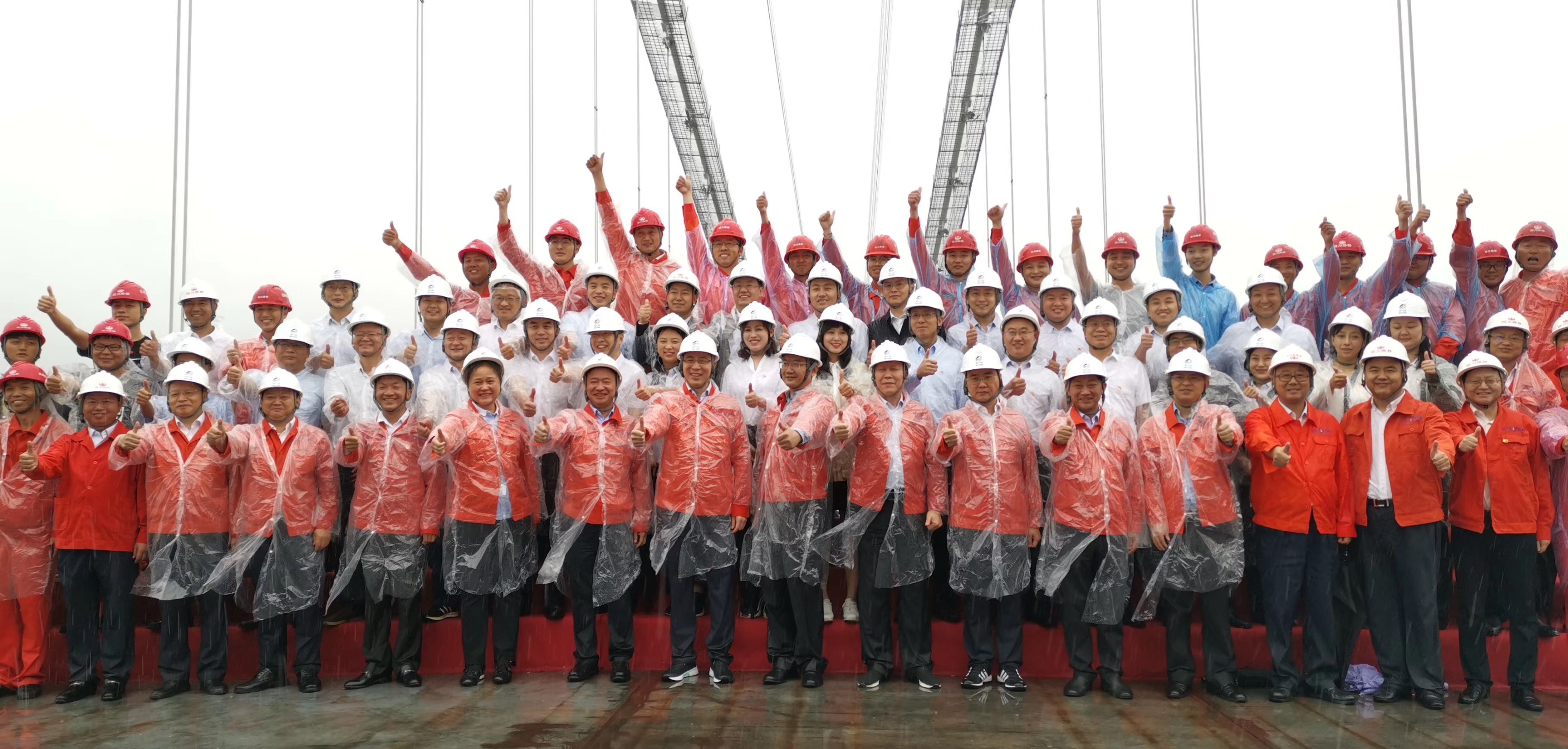 继承发扬红色传统工匠精神 高效建成超级工程民生工程 ——省铁投集团在四川路桥赤水河大桥项目开展特色主题教育活动