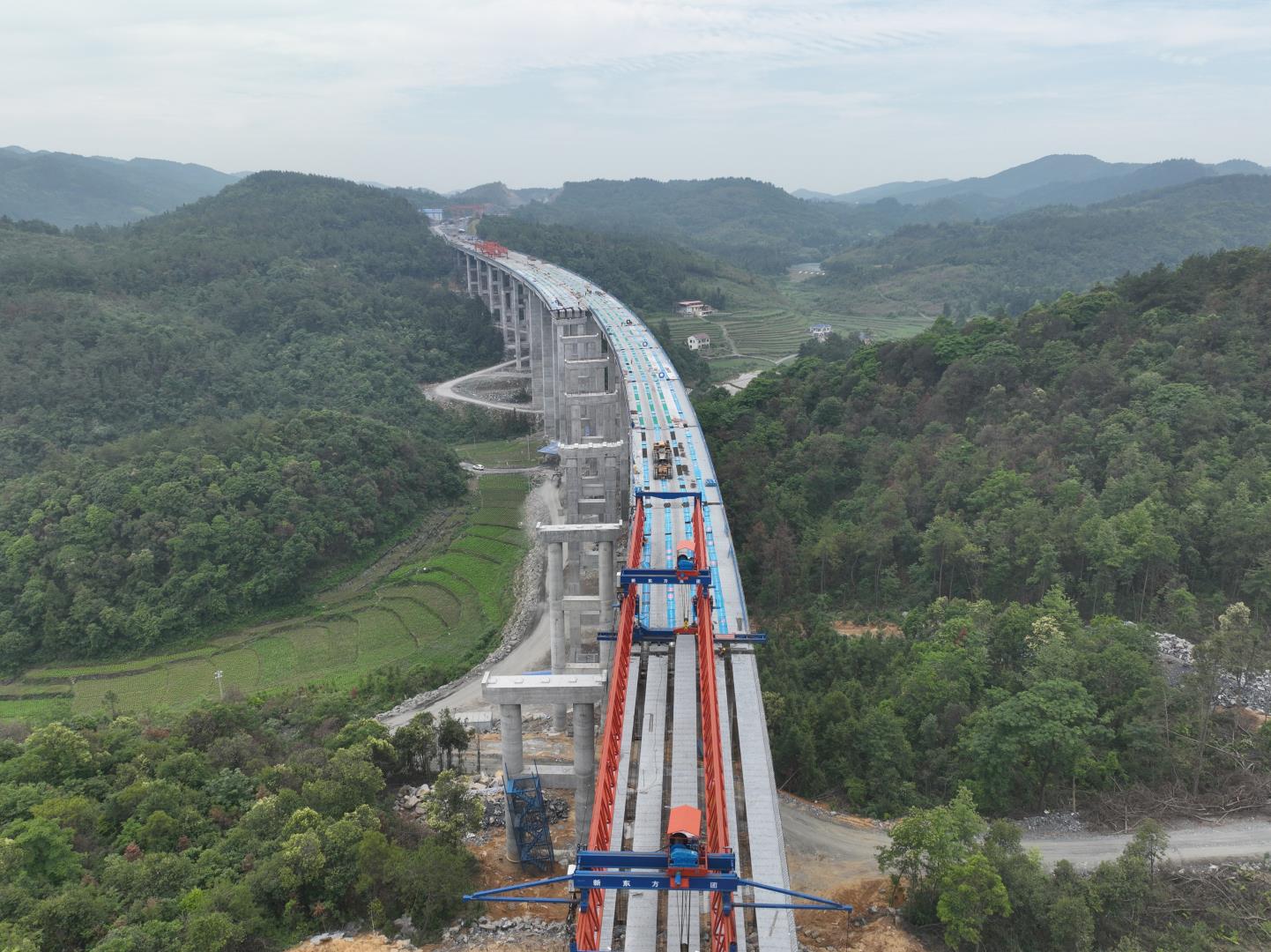 BE659BEAA3FE62D9DC730F53276AA6E8.jpg BE659BEAA3FE62D9DC730F53276AA6E8.jpg